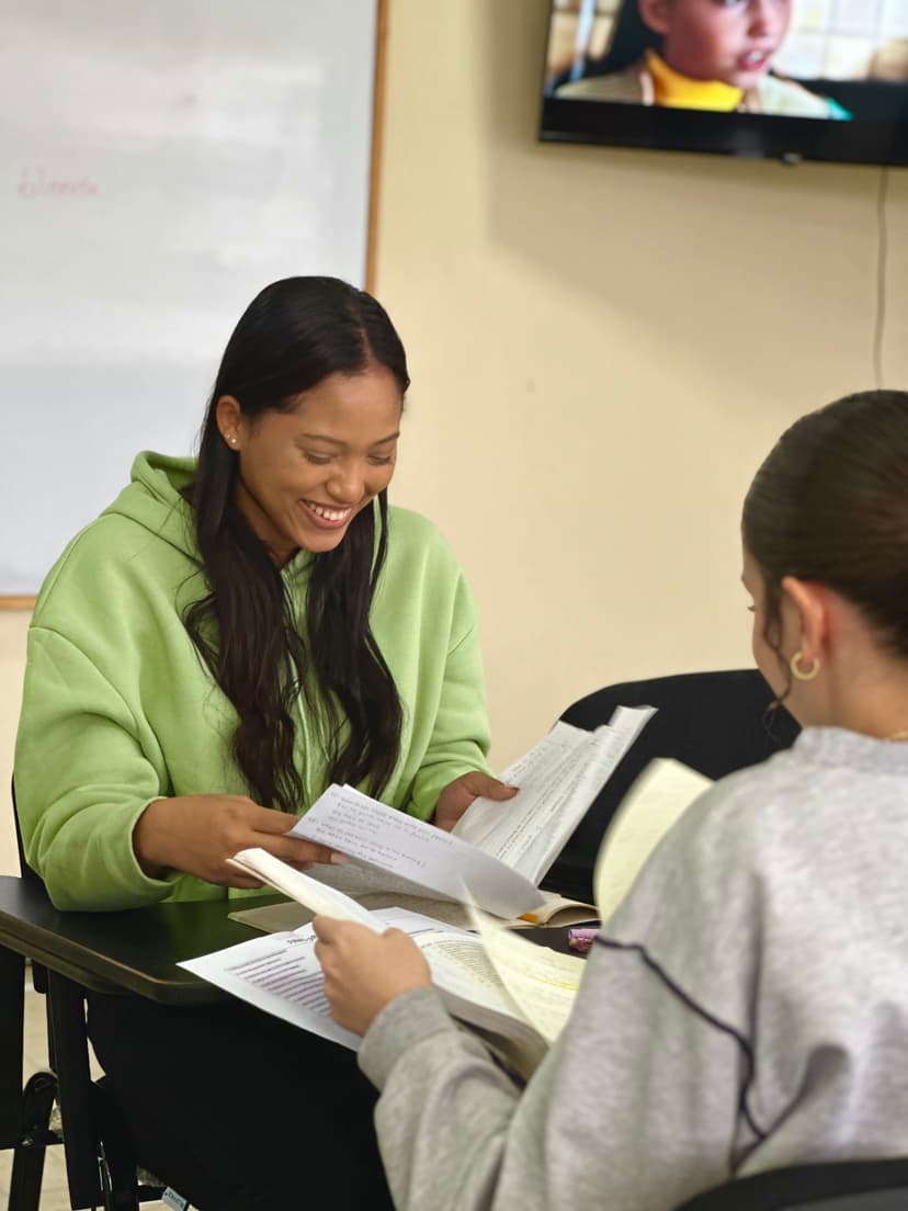 Estudiante practicando speaking